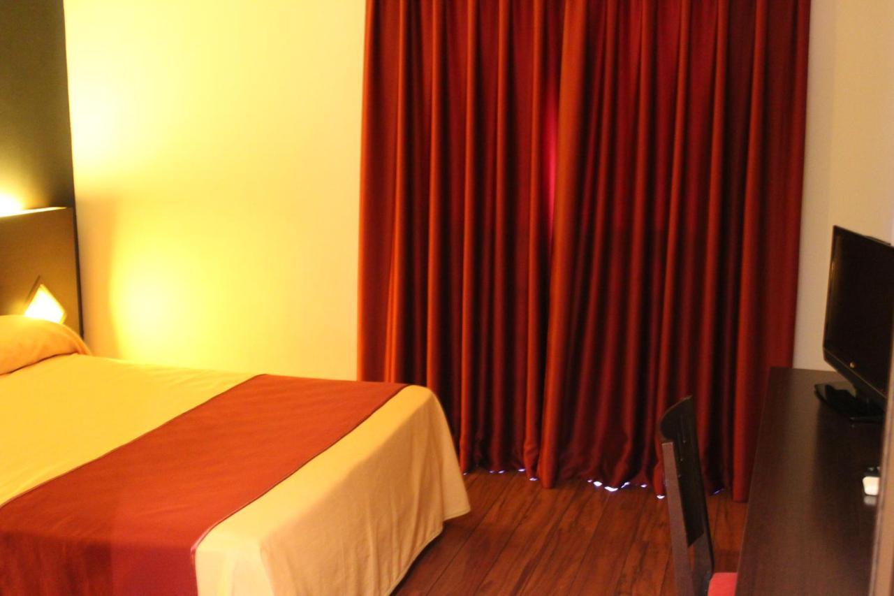Hostal Royal Almorox Esterno foto